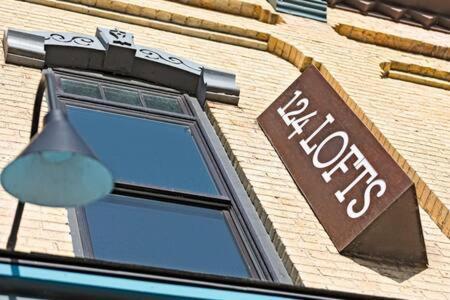 Hip Urban Loft - Small Town Charm -124 Lofts #3 West Dundee Extérieur photo